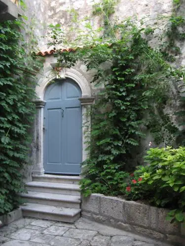 Giunio house, Old town centre