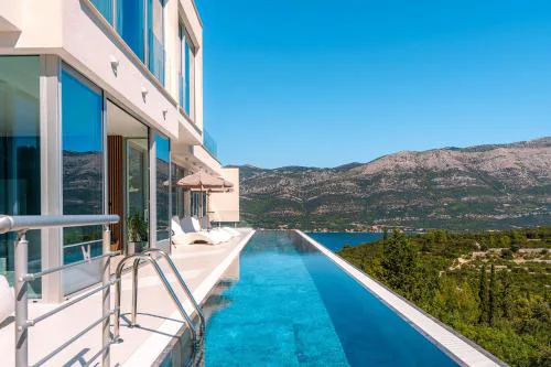 Luxury Villa Morello Korcula 1 with 64 m2 Heated Pool, Gym, Sauna, for 8 guests