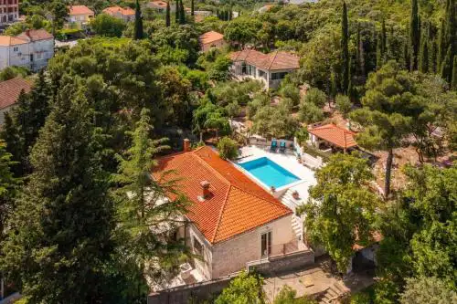 New Luxury Villa Korcula Timeless with private pool, Free Parking, Seafront, for 6 persons