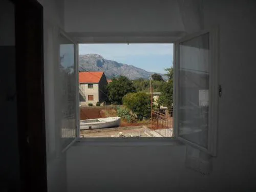 Room St Antun