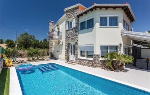 3 Bedroom Awesome Home In Kornic