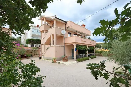 Apartments with parking space Kornic, Krk - 415
