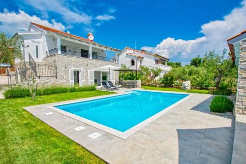 Salt & Sand Villa with a view