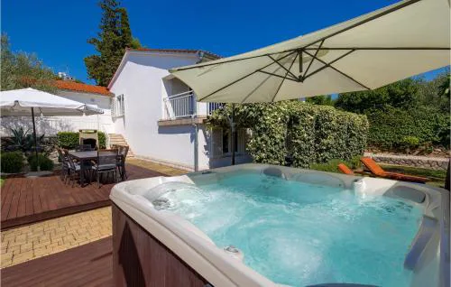 3 Bedroom Cozy Home In Krk