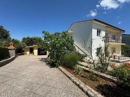 Apartment Ella