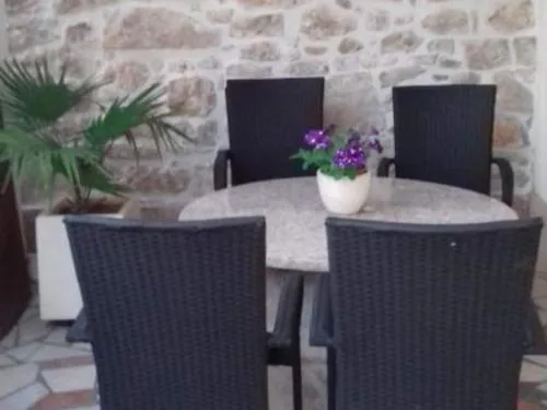 Apartment Magdic - Two Bedroom Apartment with Terrace