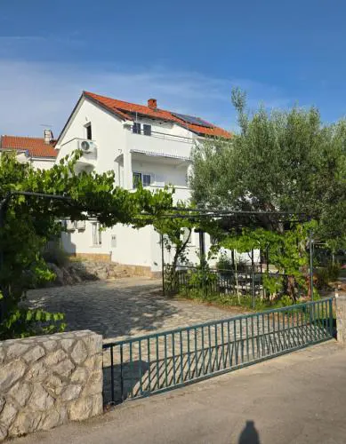Apartments Bestak
