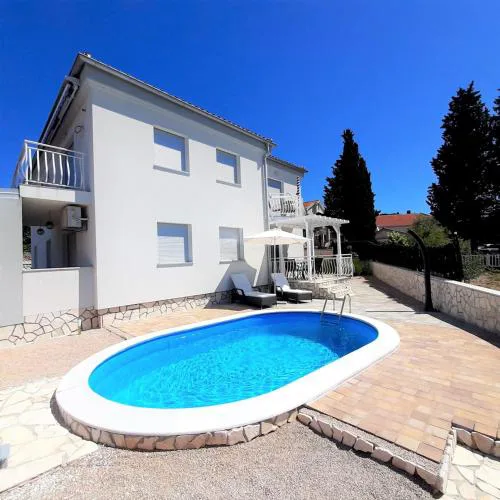 Cozy Apartment Rosmarin with private Pool