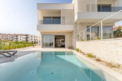 Luxury semidetached villa Smokva 1 - near the center and sea - by TRAVELER tourist agency Krk