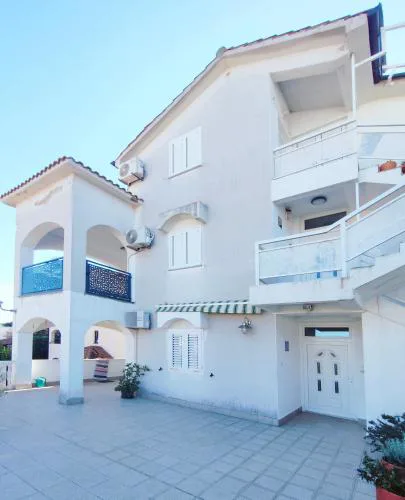 Studio close to the sea and city