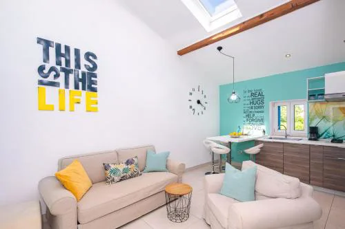 Tamburika colorful apartment in rustica area