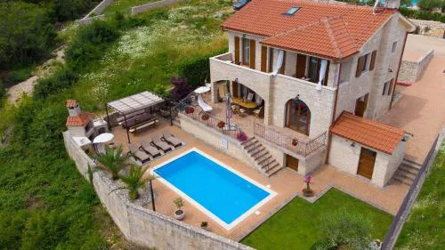 Villa Maya