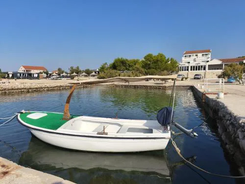 Pansion Danilo by the sea