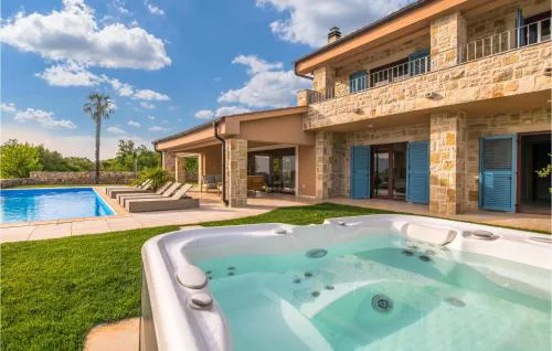 Beach Front Home In Linardici
