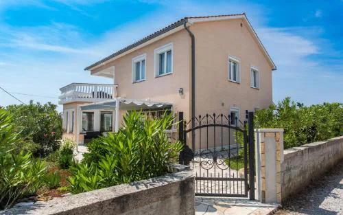 Holiday home Nika