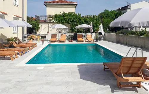 Amazing Apartment In Lopar With Wifi