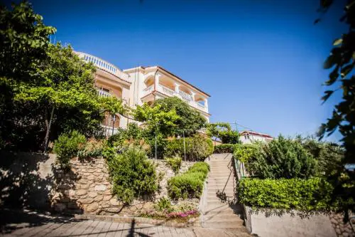 Apartment in Lopar with sea view, terrace, Wi-Fi, washing machine (186-2)