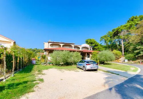 Apartments Josip S
