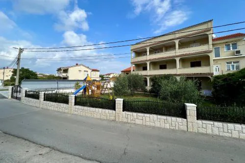 Apartments with parking space Lopar, Rab - 20644