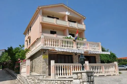 Apartments with parking space Lopar, Rab - 23747