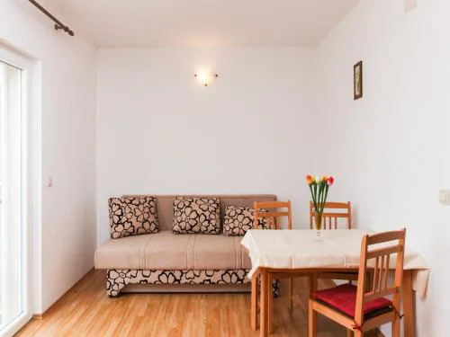 Apartments Ana Lopud - One-Bedroom Apartment with Balcony and Sea View - 6 2 floor