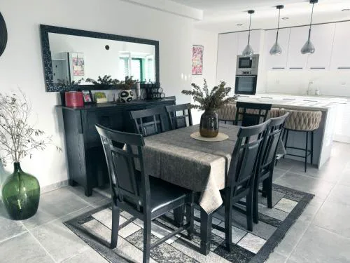 Private House 3 Bed, 3 Bath In Luka Dugi Otok