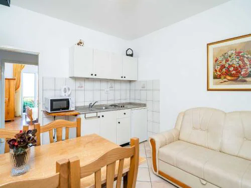 Apartments Nikolina LU - Two-Bedroom Apartment with Balcony