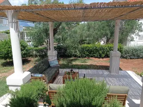 My Mediterranean Villa with Huge Garden and own Parking