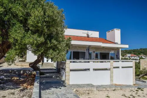 Moderner Bungalow mit Meerblick