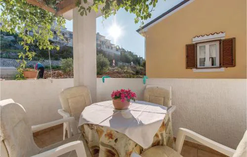 2 Bedroom Nice Apartment In Mali Losinj