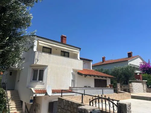 Apartments with a parking space Losinj, Losinj - 23165