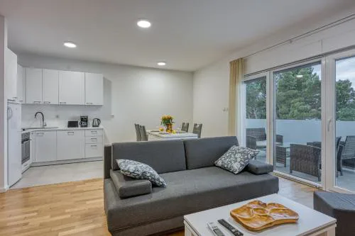 Cikat Bay Modern Apartment - Happy Rentals