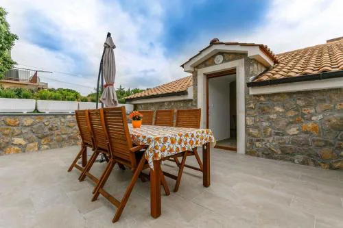 Apartment in Malinska/Insel Krk 38057