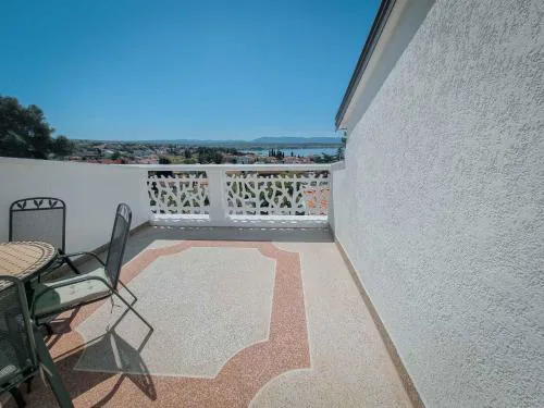 Apartment Malinska 44