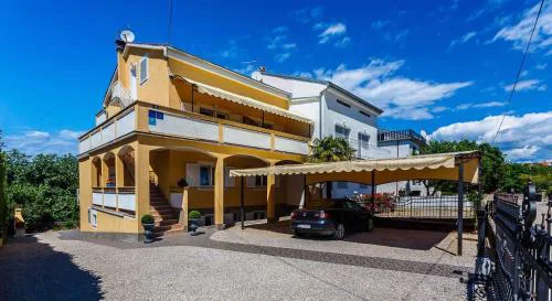 Apartments in Malinska/Insel Krk 13213