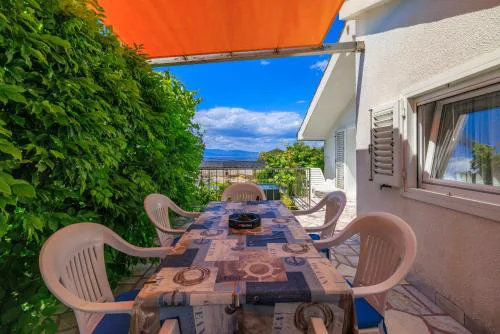 Apartments Rasa