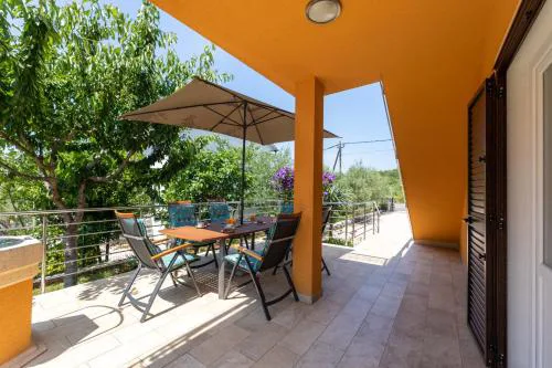 Apartments Viky with pool
