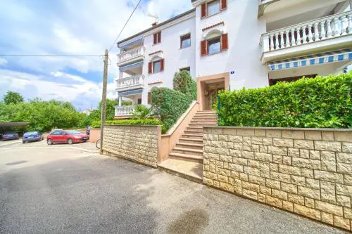 Apartments with a parking space Malinska, Krk - 19280