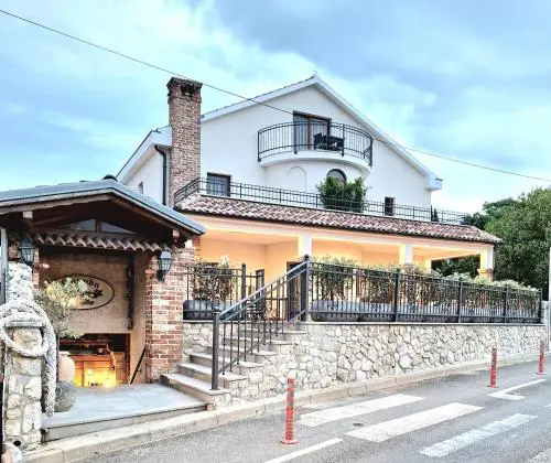 Bracera Inn