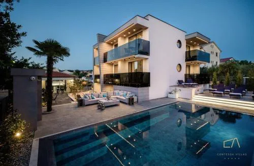 Deluxe Villa Curiera