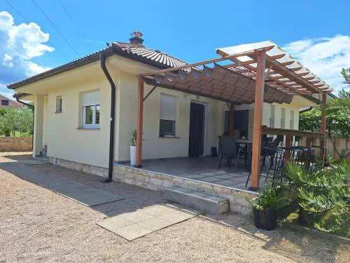 Holiday home Laura