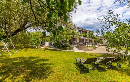 Lovely Apartment In Malinska With Wifi