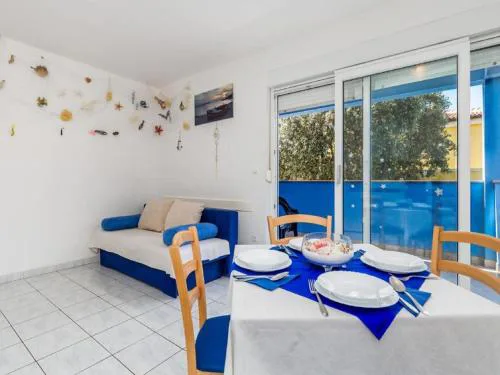 Seaside Apartment in Mandre with Barbecue