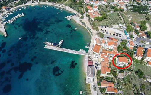 Apartments by the sea Martinscica, Cres - 14334