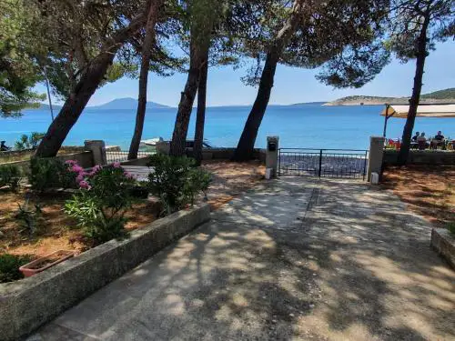 Sidus Maris, Spacious Seaside Apartment with Free Parking