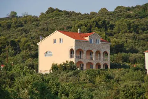 Villa Lunaris