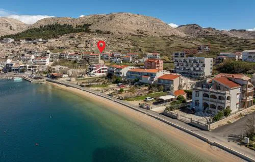 2 Bedroom Nice Apartment In Metajna