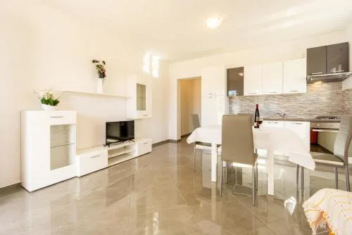 Reful Top modern facility with large terrace or balcony