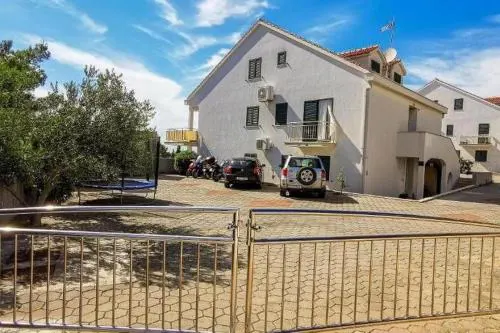 Family friendly house with a swimming pool Milna, Brac - 24609