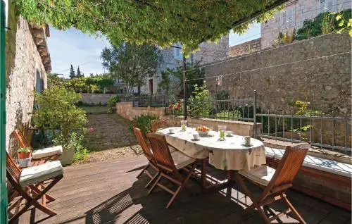 Holiday Home Milna I
